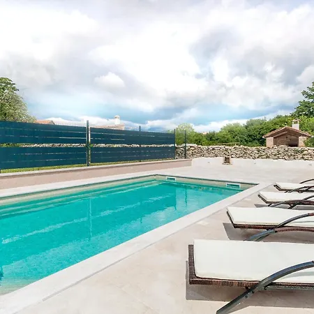 Villa Doda With Heated Pool, Garden And Indoor Sauna In Istria Croatia