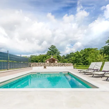 Doda With Heated Pool, Garden And Indoor Sauna In Istria Croatia *