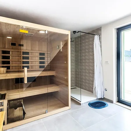 Doda With Heated Pool, Garden And Indoor Sauna In Istria Croatia