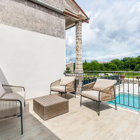 Villa Doda With Heated Pool, Garden And Indoor Sauna In Istria Croatia